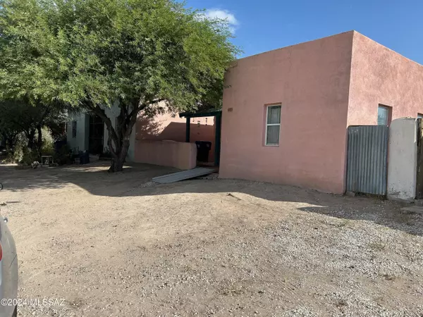 851 S 9th Avenue, Tucson, AZ 85701