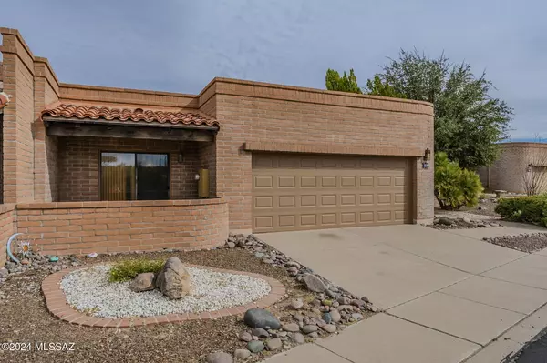 1510 W Camino Urbano, Green Valley, AZ 85622