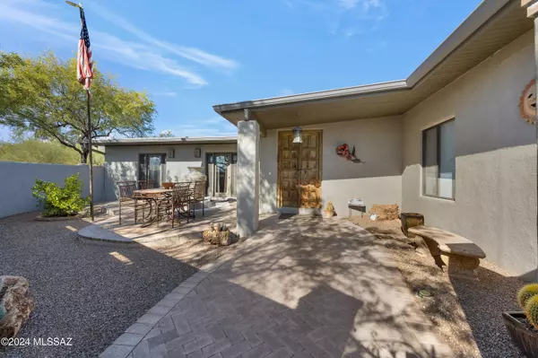 8941 E Summer Trail, Tucson, AZ 85749