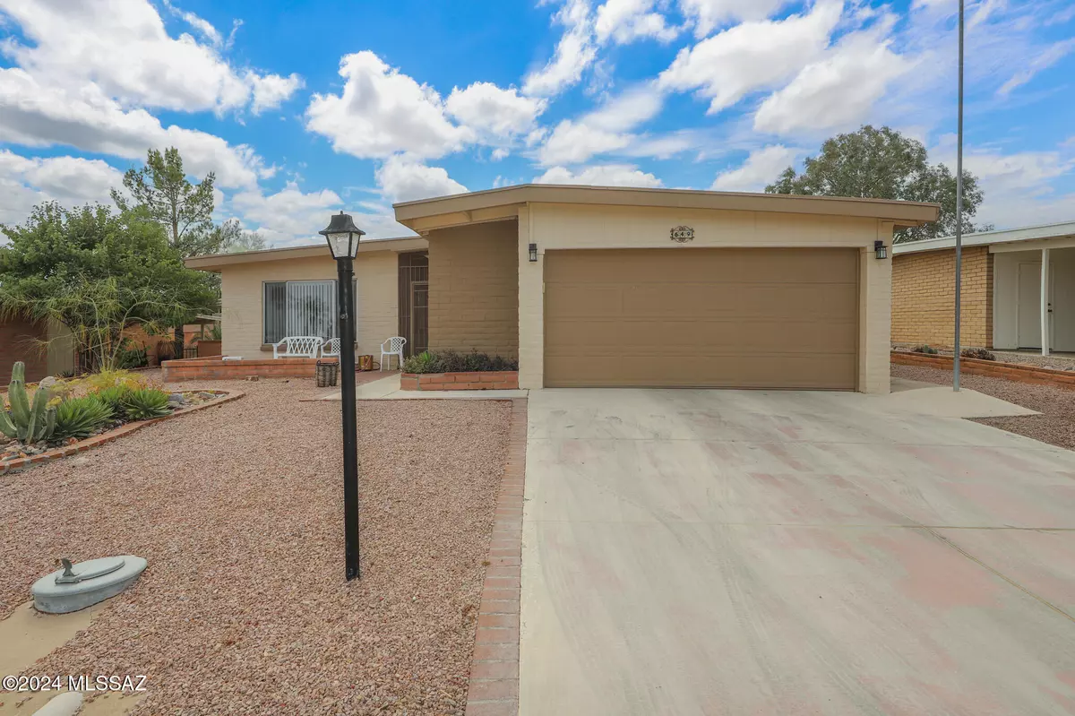 Green Valley, AZ 85614,649 W Via San Mateo