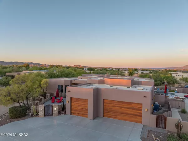 Oro Valley, AZ 85755,932 W Morning Thunder Court