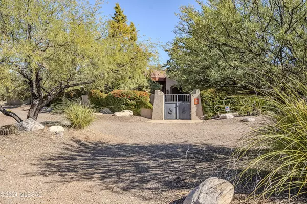 8 Avenida Gutierrez, Tubac, AZ 85646