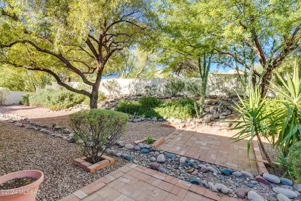 Tucson, AZ 85737,10805 N Ridgewind Court