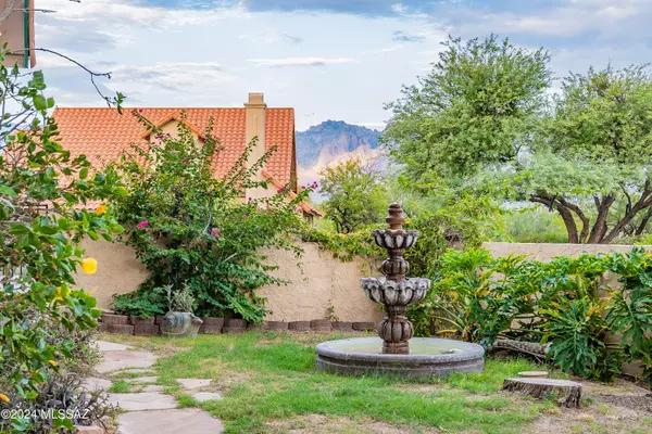 Oro Valley, AZ 85737,10925 N Saint Georges Loop