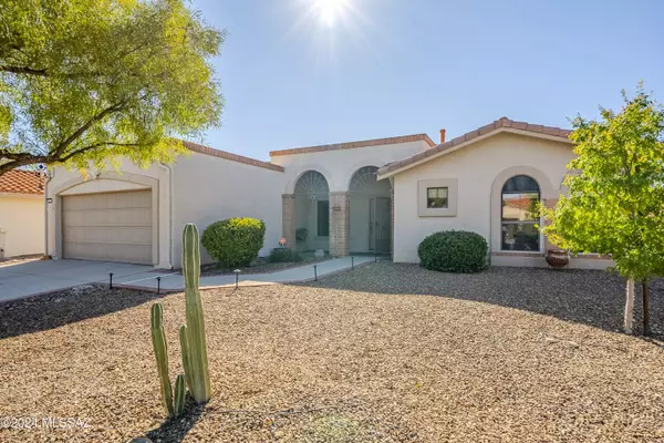 858 E Crown Ridge Drive, Oro Valley, AZ 85755