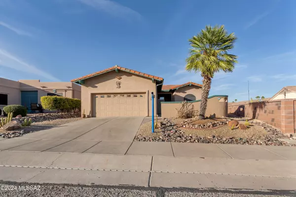 804 W Via Santa Adela, Green Valley, AZ 85614