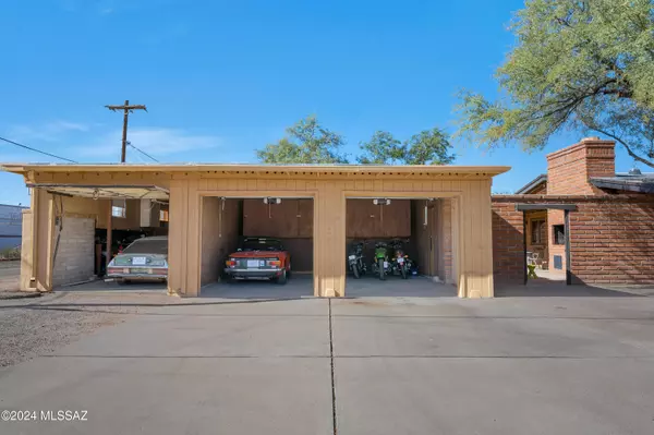 1102 S Alamo Avenue, Tucson, AZ 85711