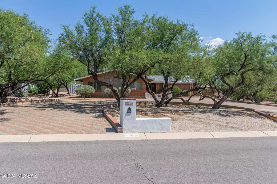 3340 N Camino Esplanade, Tucson, AZ 85750