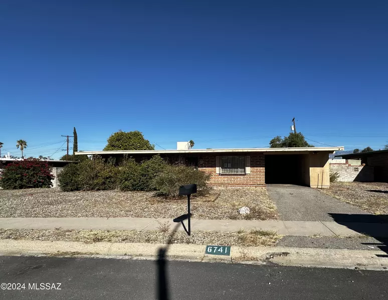 6741 E Calle Mercurio, Tucson, AZ 85710