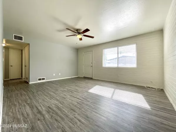 Tucson, AZ 85716,3717 E Lee Street #8