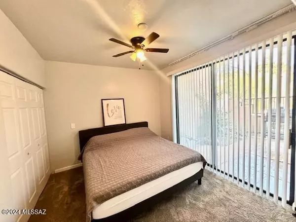 Tucson, AZ 85718,5675 N Camino Esplendora  #2110