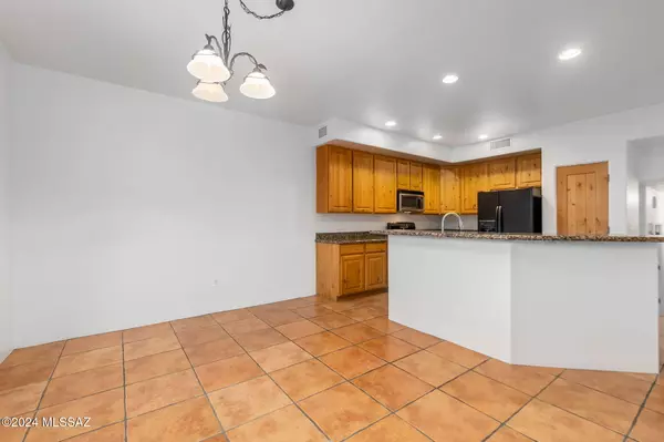 Tucson, AZ 85745,1404 W Kandy Court