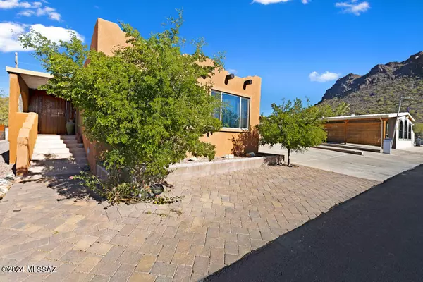 5300 W Flying Circle Street, Tucson, AZ 85713