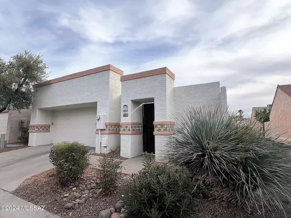 9748 1st Street, Tucson, AZ 85748