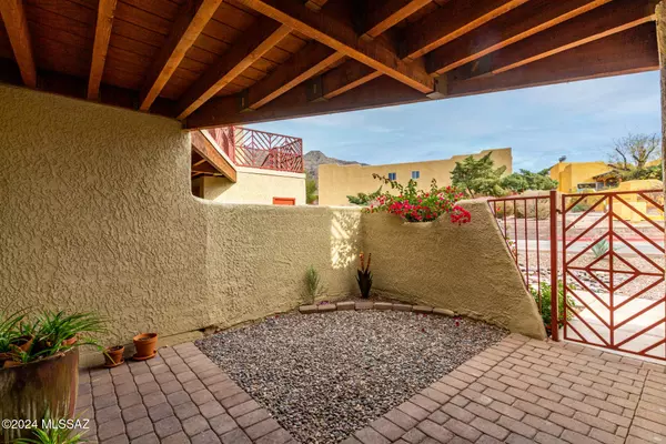 Tucson, AZ 85718,6255 N Camino Pimeria Alta  #21