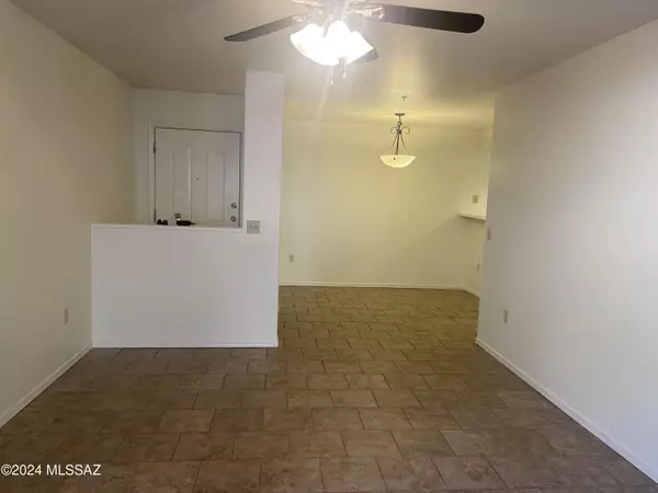 5751 N Kolb Road #21207, Tucson, AZ 85750