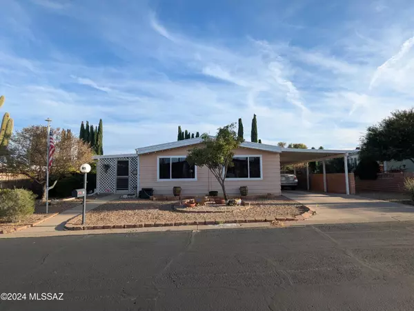 85 W Aliso Drive, Green Valley, AZ 85614