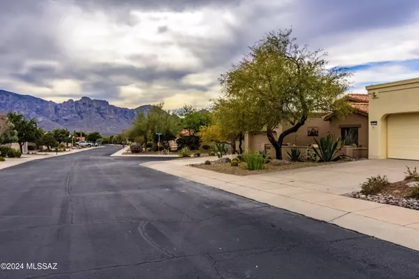 Oro Valley, AZ 85755,14021 N Desert Butte Drive