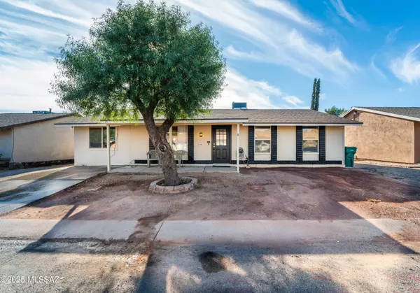 2561 W Vereda Verde, Tucson, AZ 85746