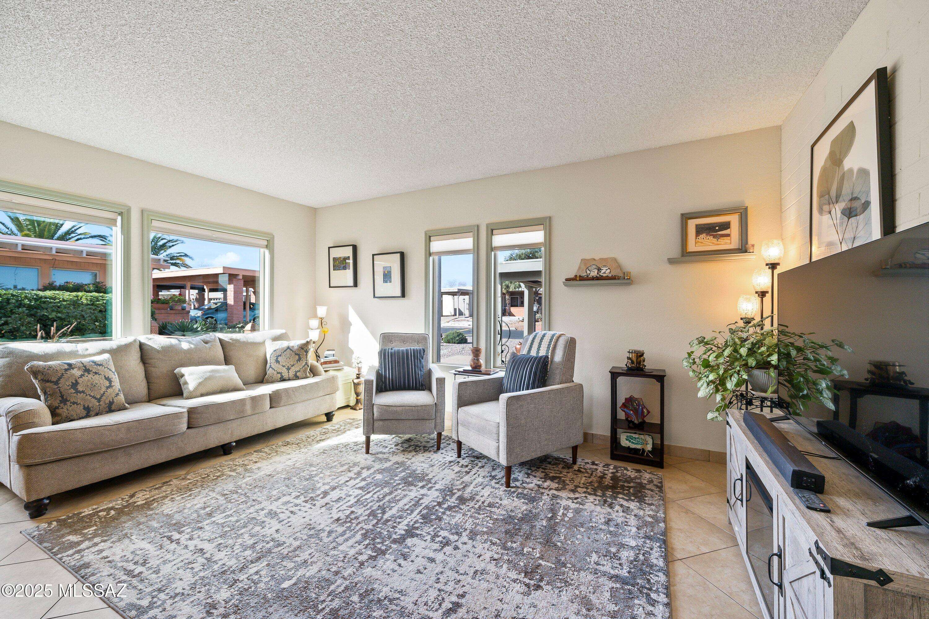 Green Valley, AZ 85614,276 N Camino Del Vate