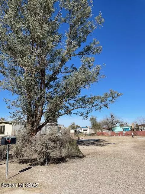 Tucson, AZ 85705,2716 W Golda Street #111