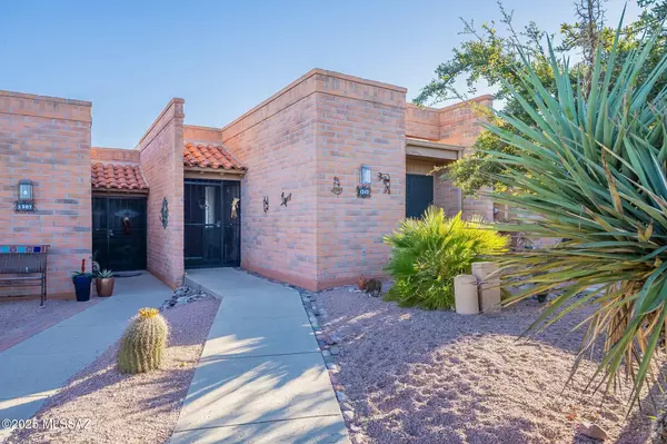 1393 W Desert Hills Drive, Green Valley, AZ 85622