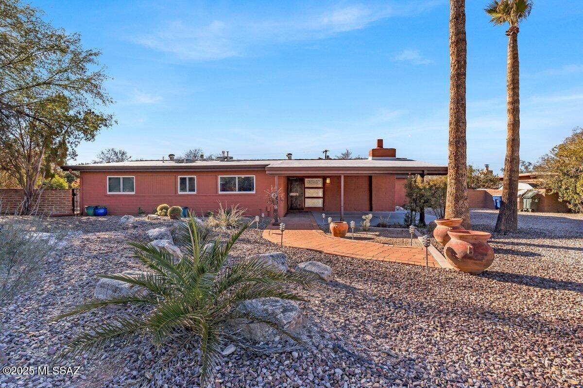Tucson, AZ 85711,420 S Essex Lane
