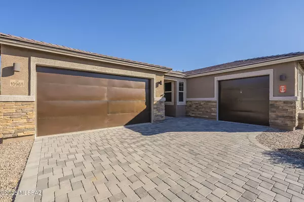 10965 N Cormac Avenue, Oro Valley, AZ 85742