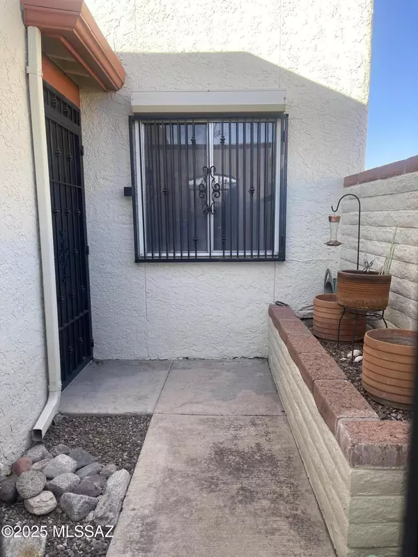 8707 E Terrace Place, Tucson, AZ 85710