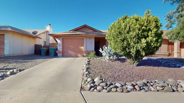 5352 S Carriage Hills Drive, Tucson, AZ 85746