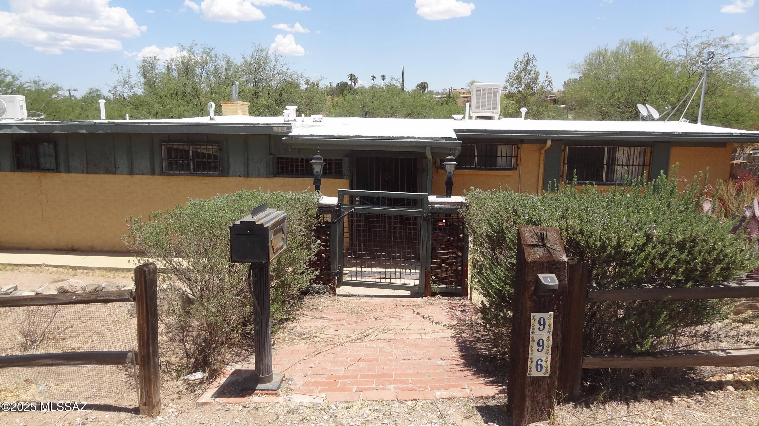 Nogales, AZ 85621,996 N Silver Lode Trail