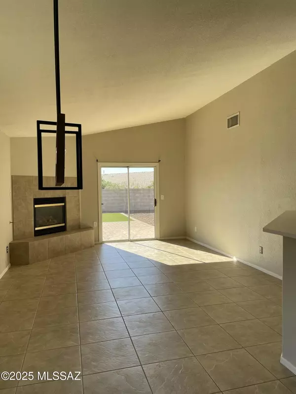 Tucson, AZ 85737,2083 W Double Eagle Drive