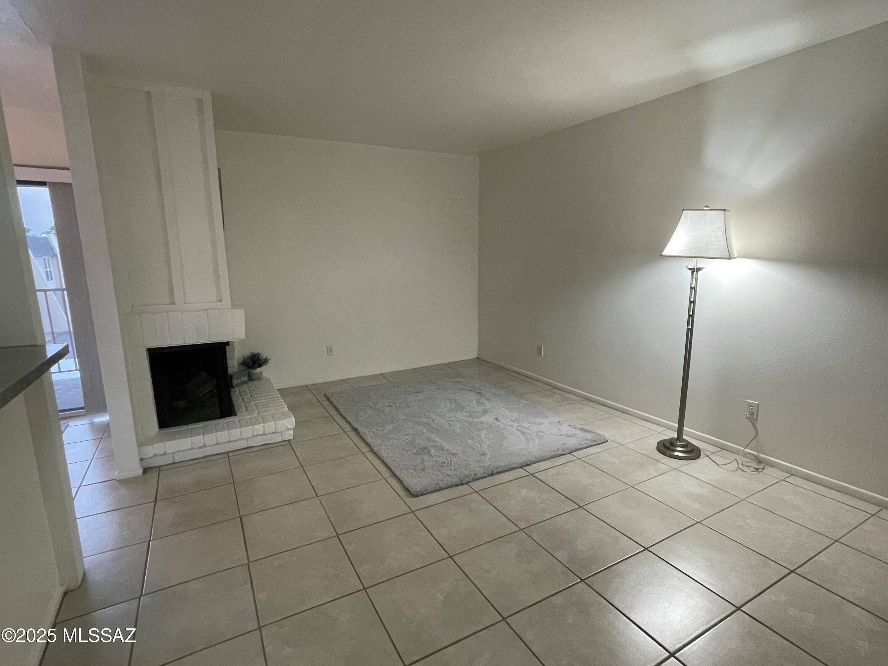 Tucson, AZ 85712,1600 N Wilmot Road #258