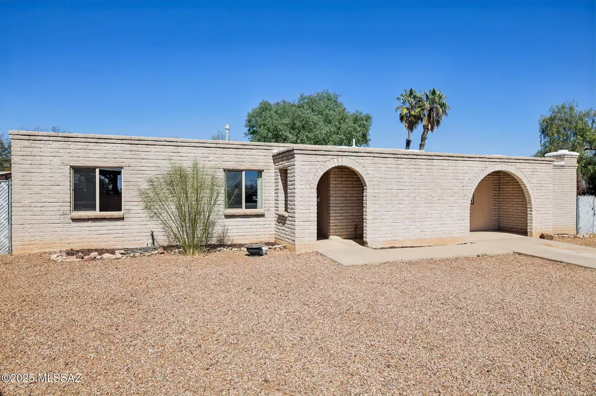 Tucson, AZ 85745,2572 W Calle Genova