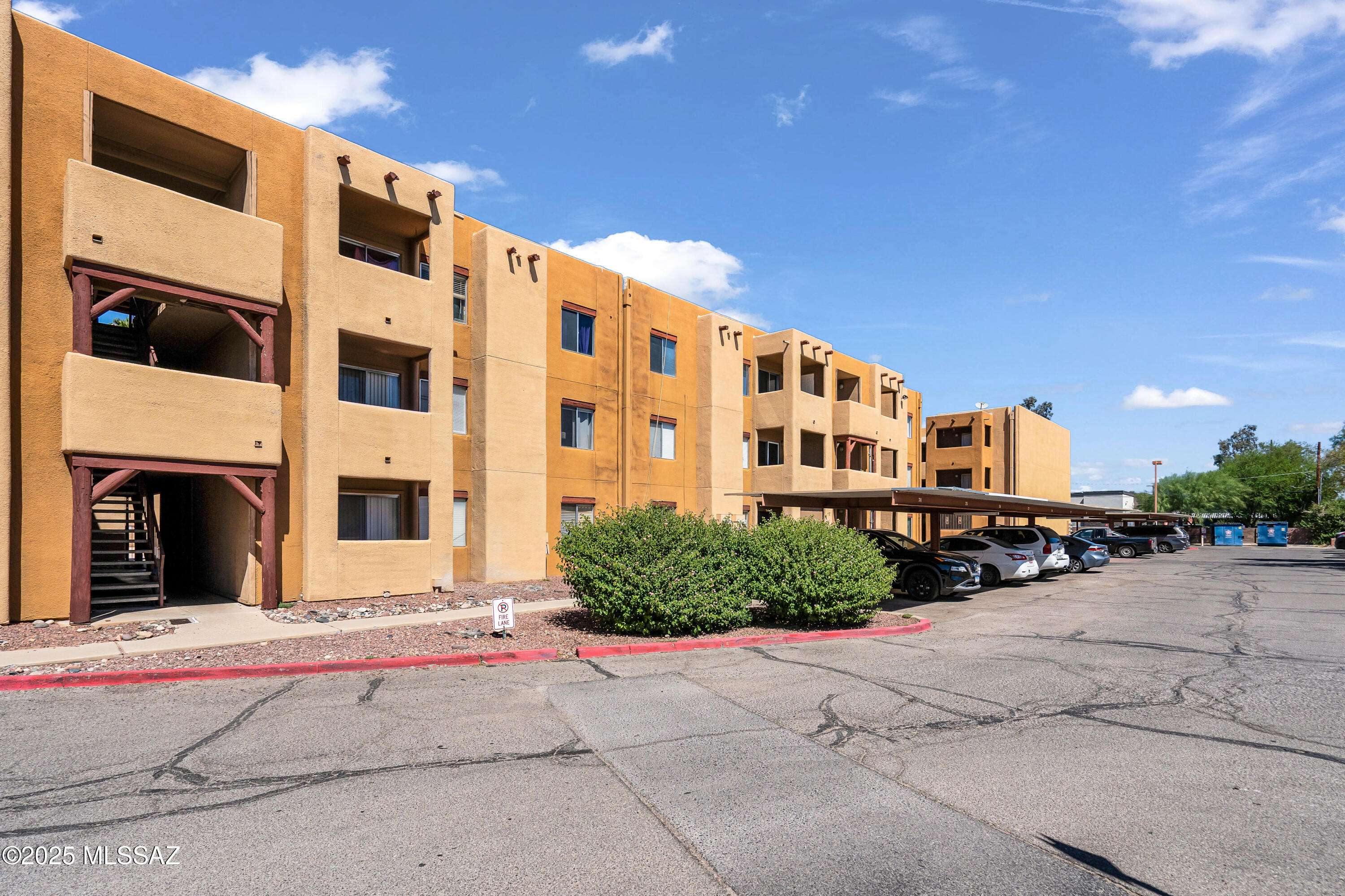 Tucson, AZ 85719,1810 Blacklidge  #407
