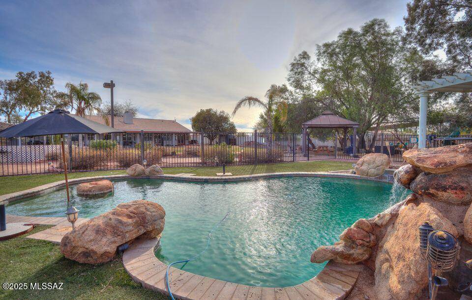 15076 W Belmont Drive, Casa Grande, AZ 85194