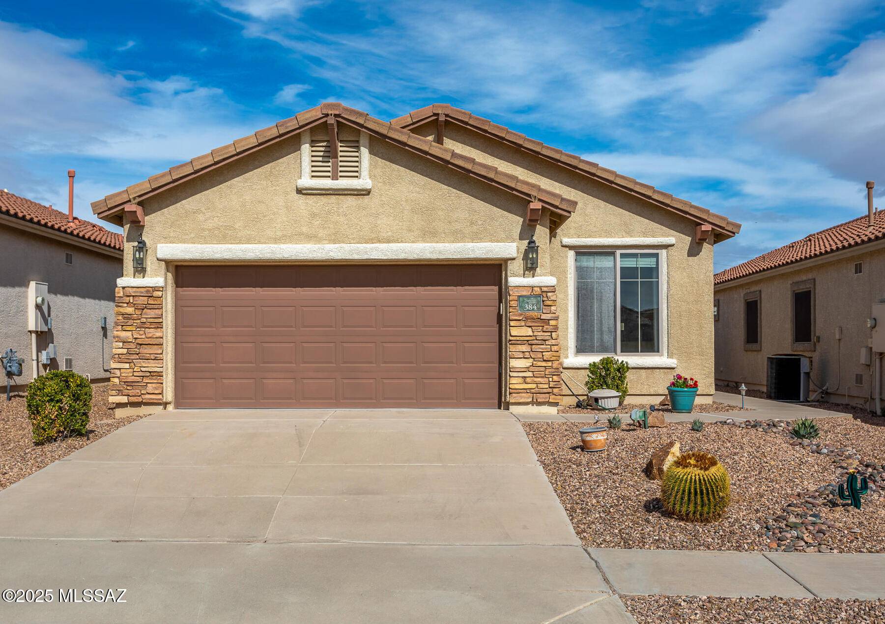 Sahuarita, AZ 85629,384 W Calle Media Luz