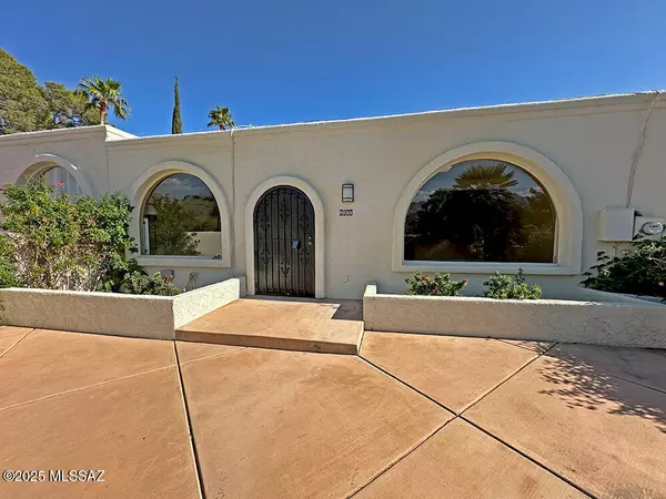 8034 E Shadow Lane, Tucson, AZ 85750