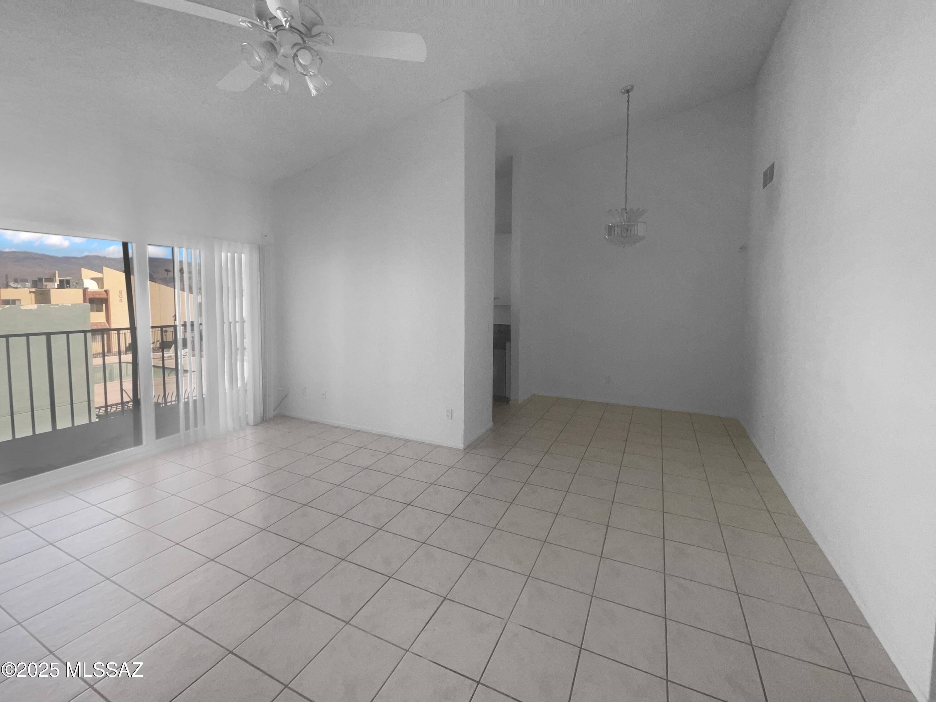 Tucson, AZ 85710,820 S Langley Avenue #203