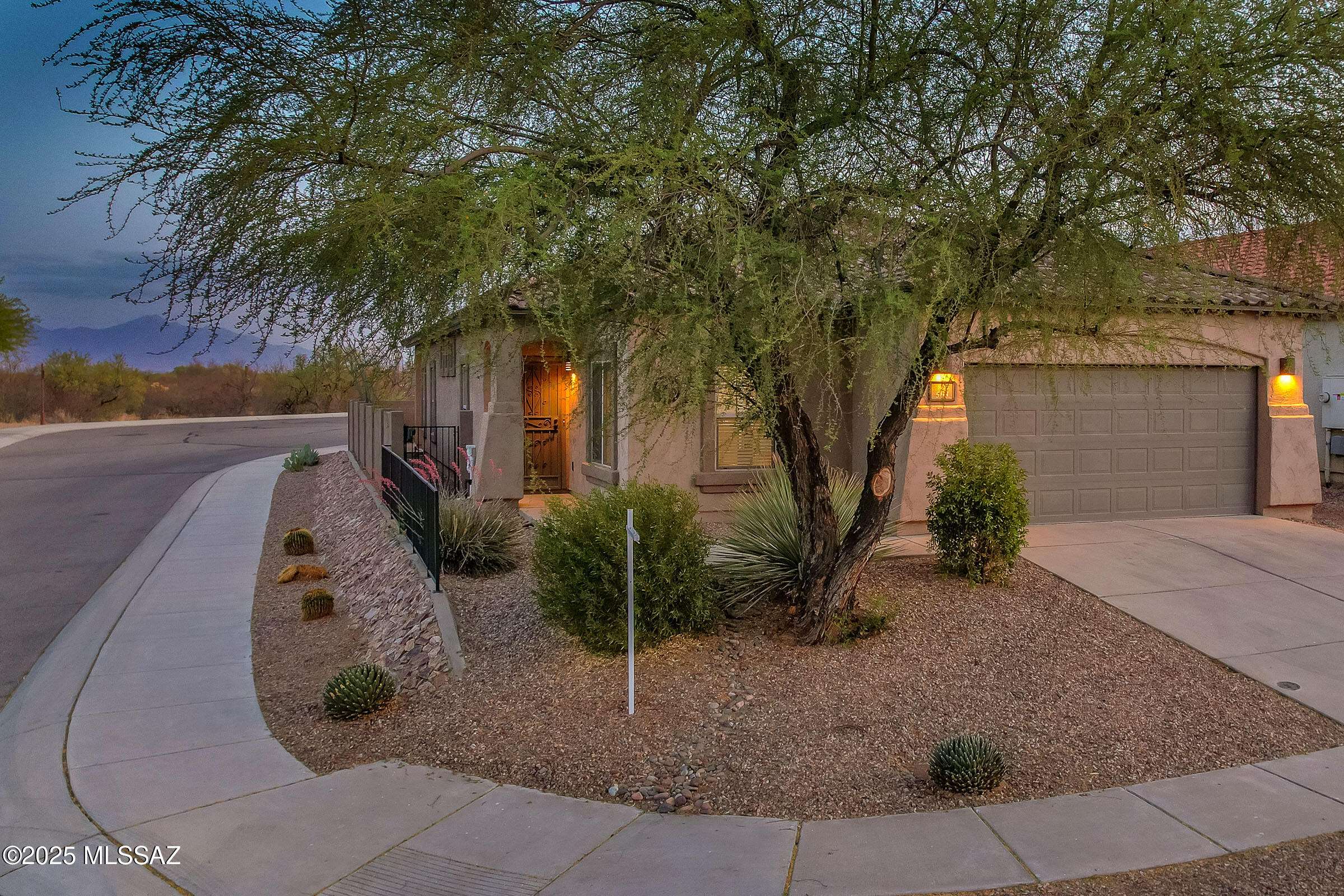 503 W Calle Sombra Linda, Sahuarita, AZ 85629