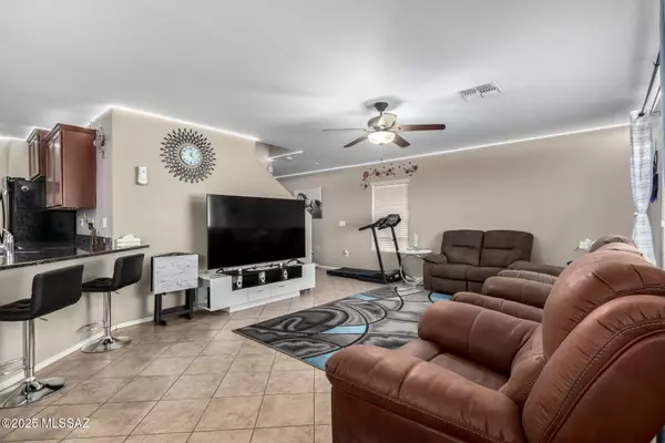 Sahuarita, AZ 85629,944 W Calle Sauce Blanco