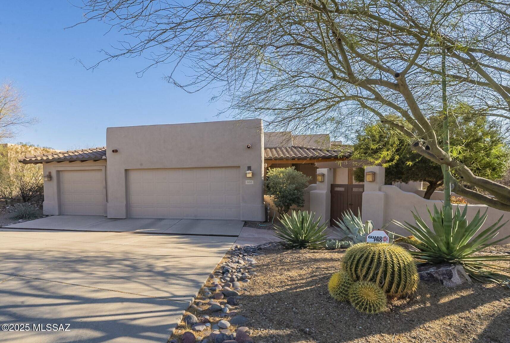 802 E Vault Mine Court, Green Valley, AZ 85614