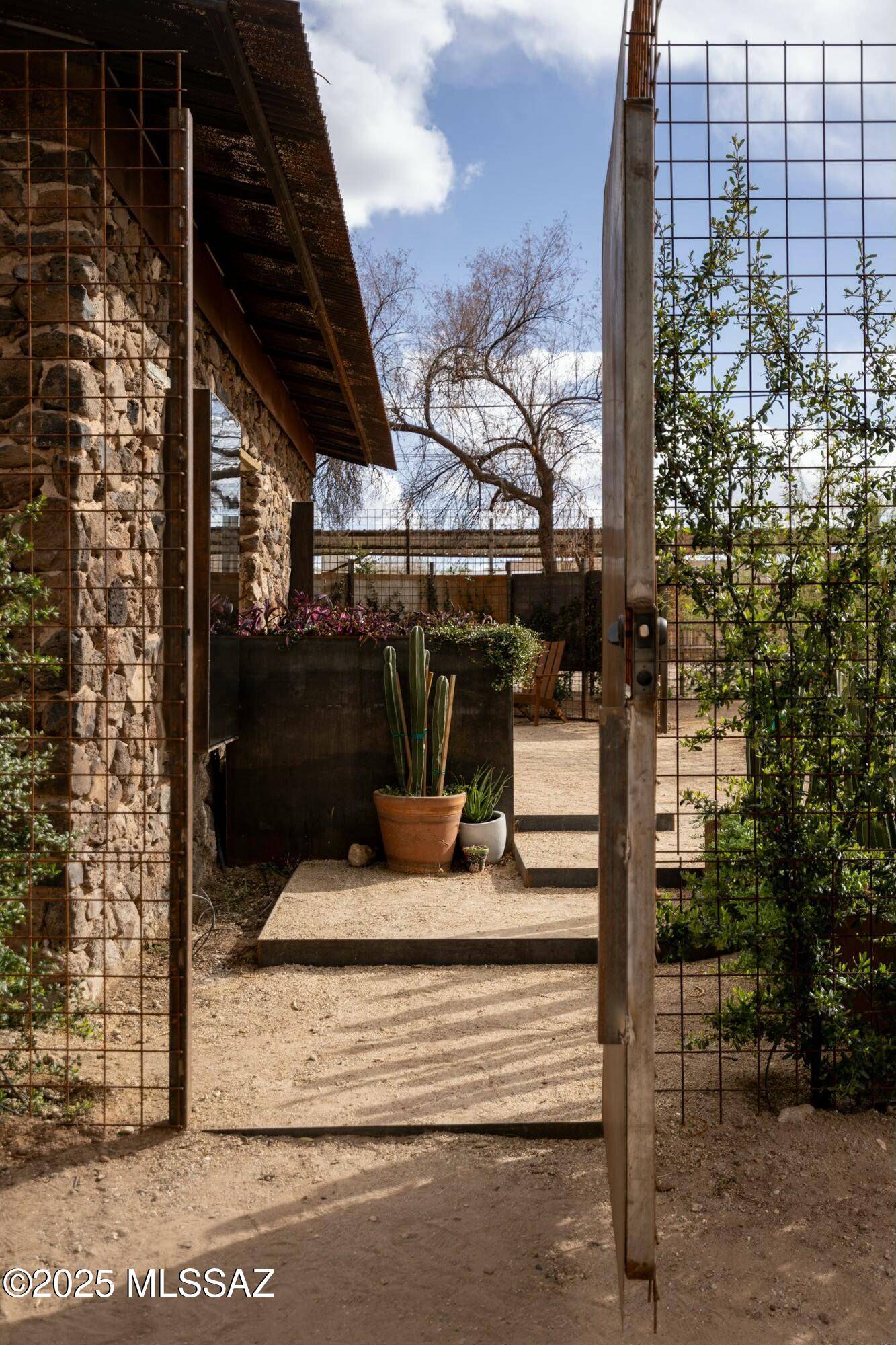 Tucson, AZ 85719,130 N Olsen Avenue