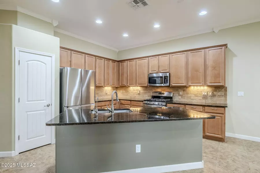 12692 N Sunrise Shadow Drive, Marana, AZ 85658