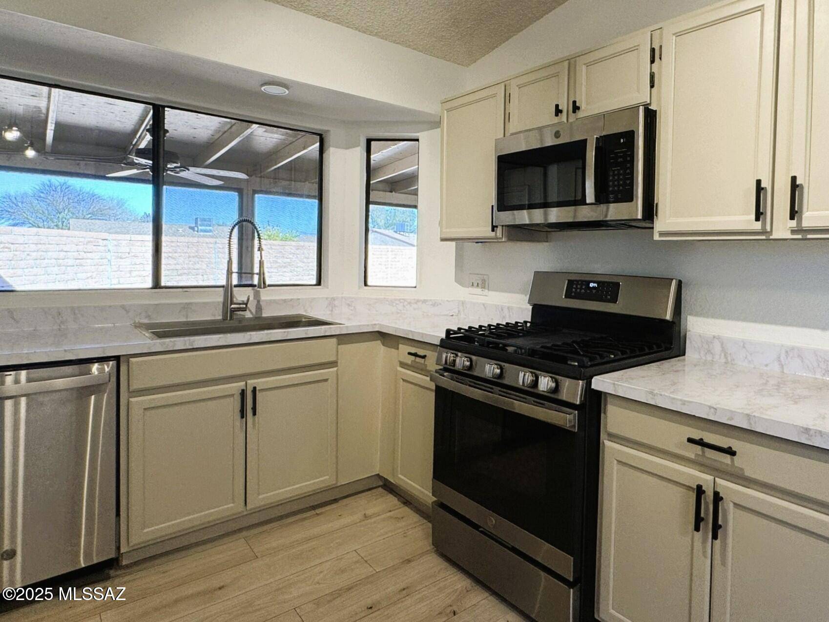 Tucson, AZ 85746,6121 S Birchwood Drive