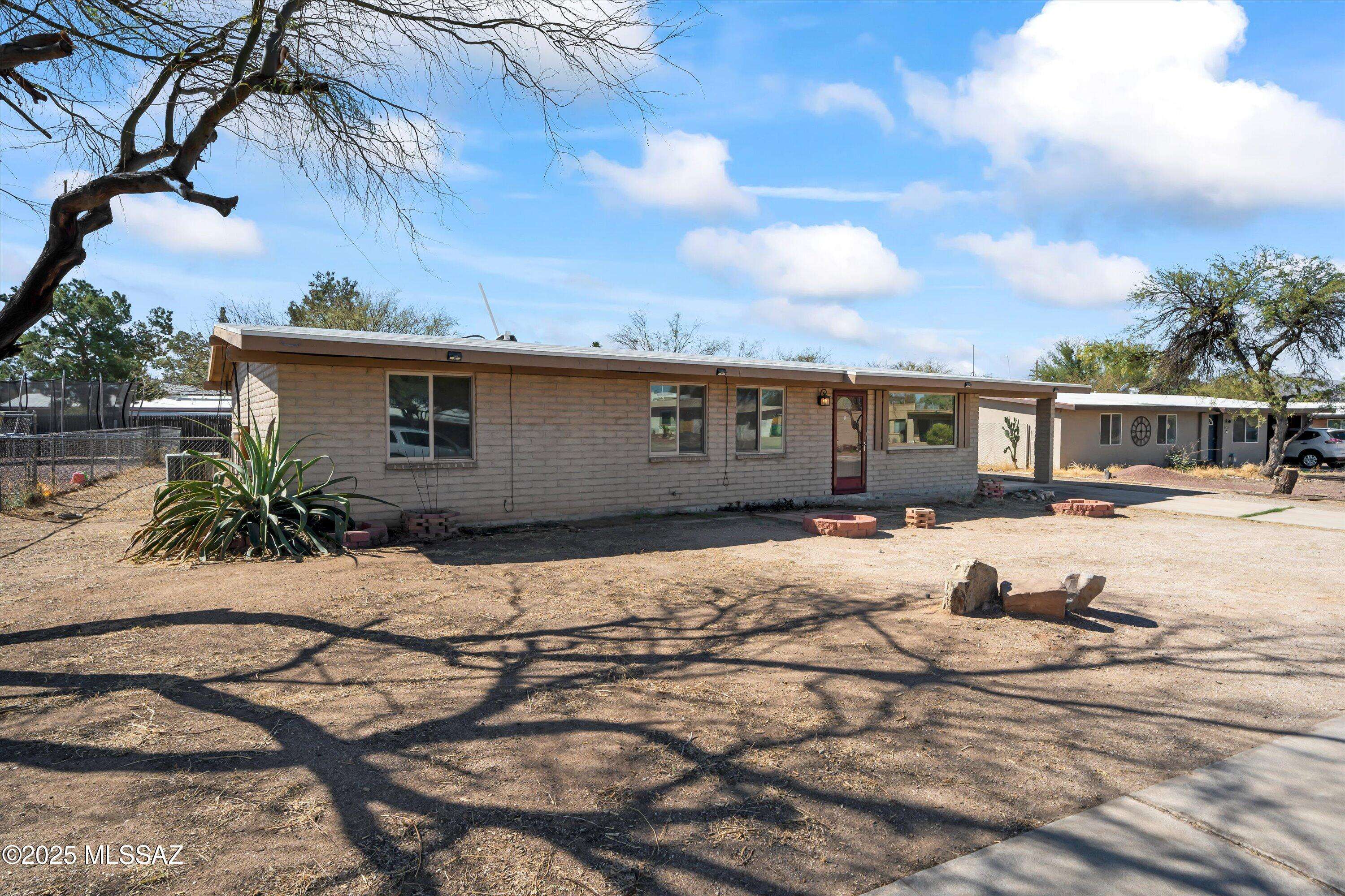 Tucson, AZ 85741,2443 W Ian Place