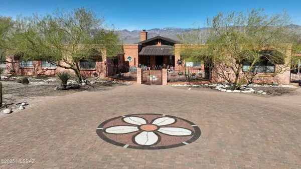 925 N Rancho Del Jefe Loop, Tucson, AZ 85748