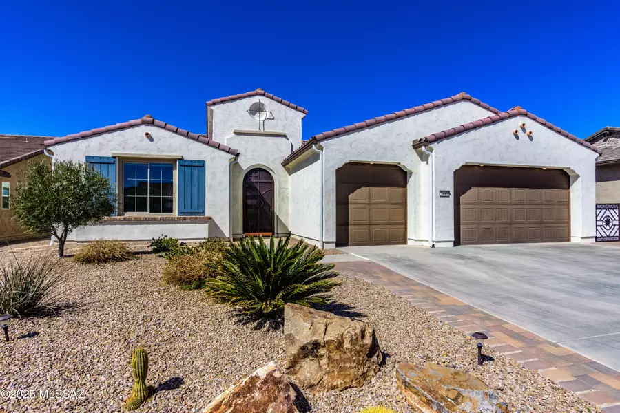 2447 E Canyon Crossing Drive, Green Valley, AZ 85614