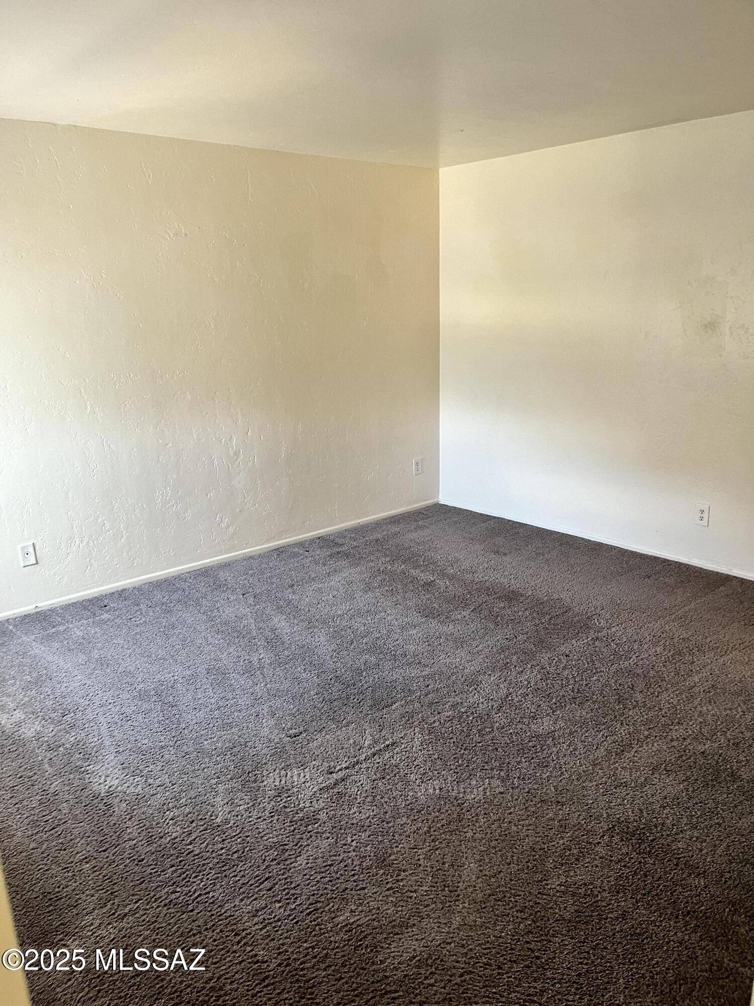 Tucson, AZ 85710,812 S Langley Avenue #202