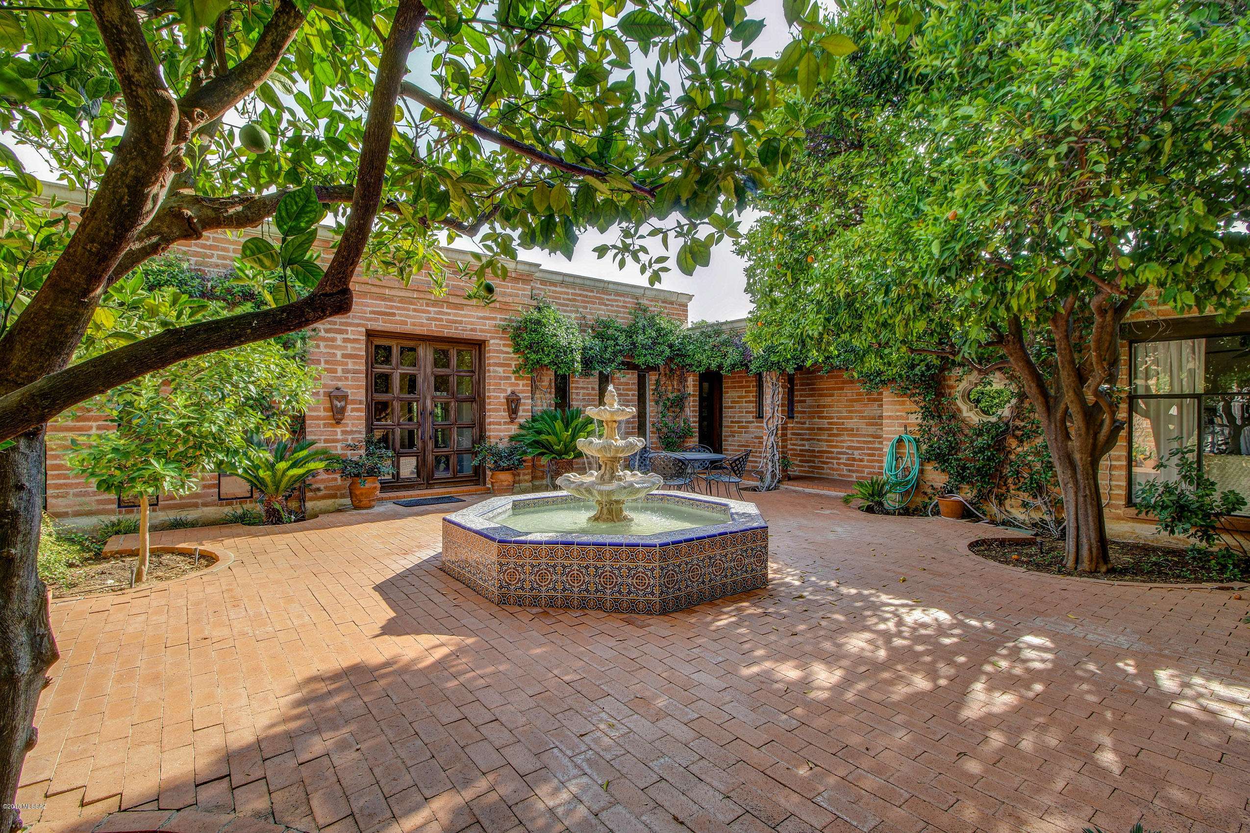 Tucson, AZ 85718,5350 E Camino Francisco Soza
